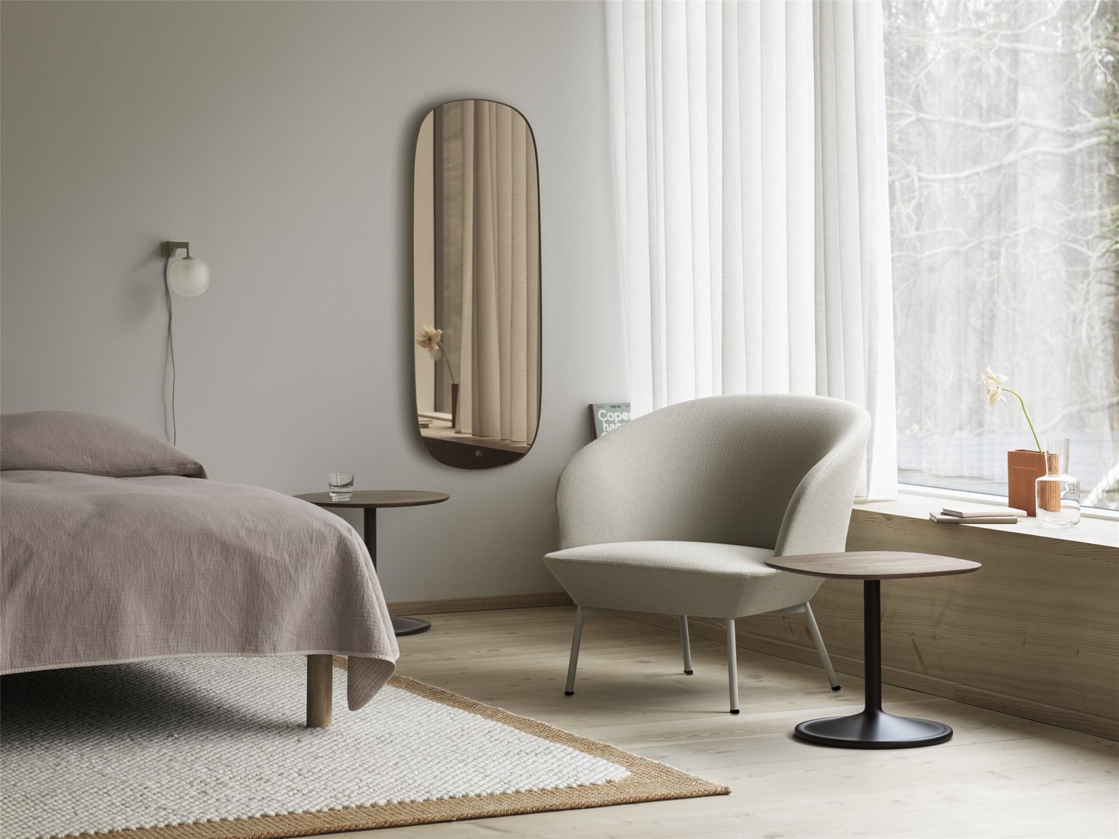 oslo-lounge-chair-tube-grey-vidar-146-soft-side-45x45-O48-h-40-smoked-oak-black-framed-mirror-rose-rime-wall-grey-wide-muuto-org_150.jpg